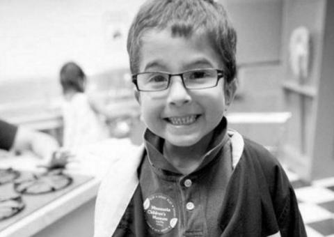 Menino morre 'após seus pais rezarem em vez de chamar um médico' 