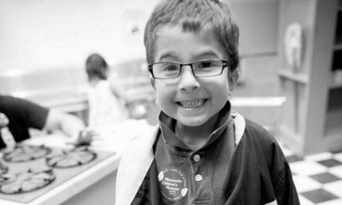 Menino morre 'após seus pais rezarem em vez de chamar um médico' 