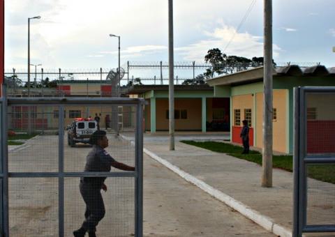 Após massacre e fugas, Seap faz terceiro dia de revista em presídios