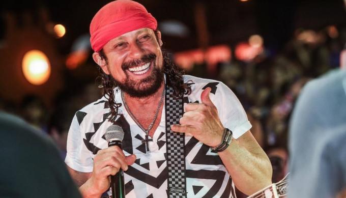 Bell Marques e Viviane Araújo agitam Baile do Hawaii em Manaus