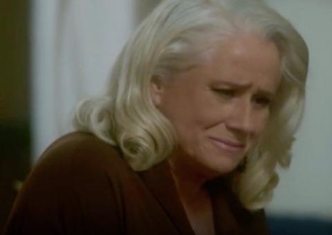 'A Lei do Amor': Magnólia é desmascarada e leva surra até de Tião