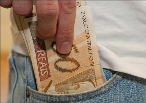 Quer ter dinheiro sempre? Use essa 'fórmula mágica', de autor milionário