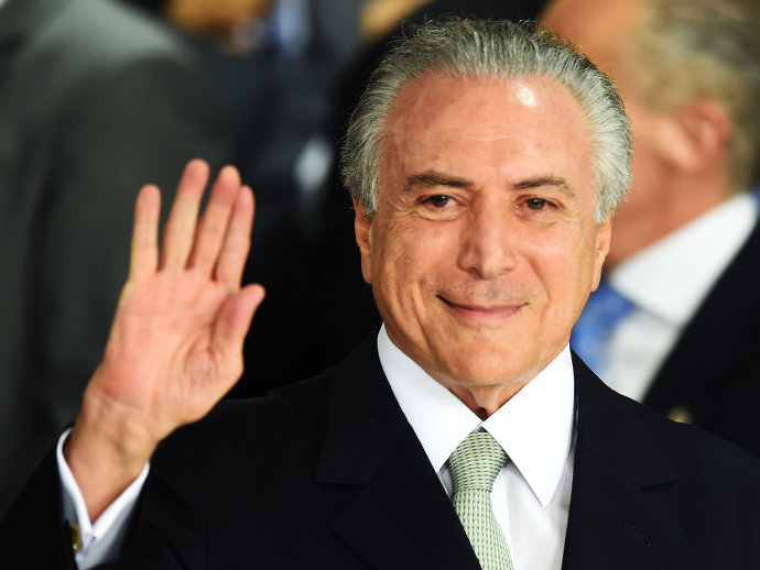 Temer altera programas sociais de Lula e Dilma