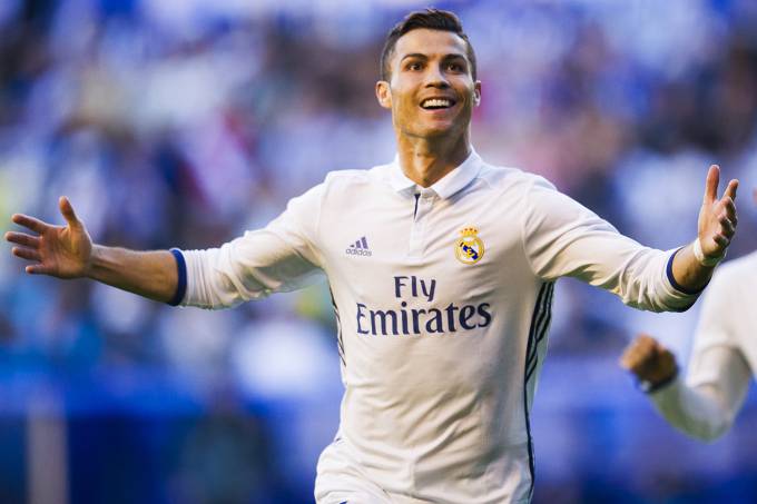  Cristiano Ronaldo é eleito o melhor do mundo pela quarta vez 