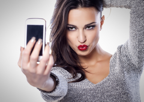 Vício em tirar selfies é novo TOC 