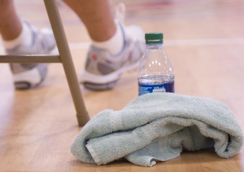 Por que você deveria lavar as toalhas de banho com mais frequência do que imagina