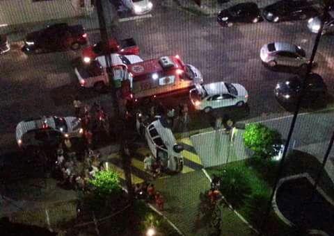 Carro capota e deixa motorista ferido em Manaus
