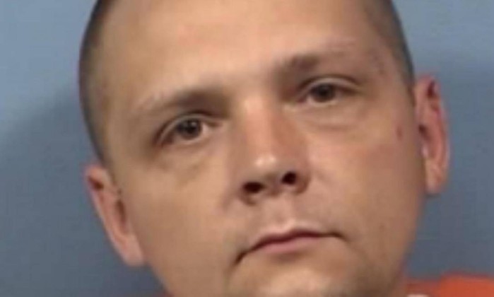 Homem pega 22 anos de prisão por roubar controle remoto nos EUA