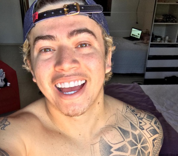  Whindersson Nunes se dá de presente carro luxuoso avaliado em R$ 500 mil