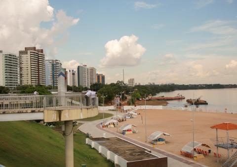 Prefeitura abre disputa para uso comercial dos banheiros na Ponta Negra