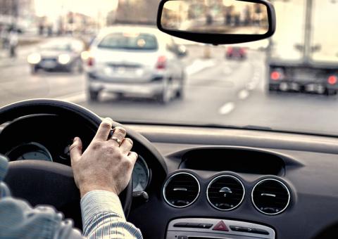 Holanda permite que aulas de direção sejam pagas com sexo