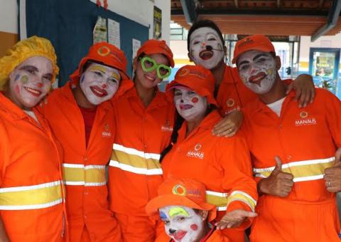 Garis da Alegria levam informações sobre coleta de lixo 