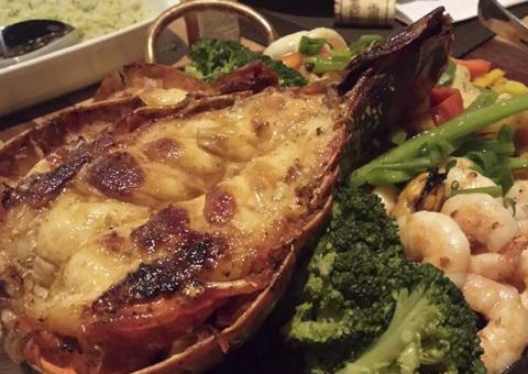 Deputados querem lagosta, camarão e picanha na chapa para buffet da casa 