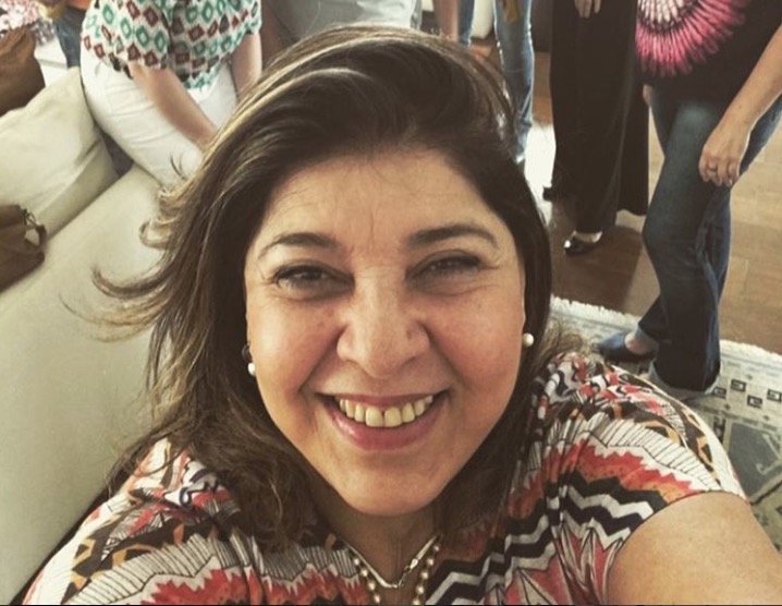 Roberta Miranda causa ao postar foto seminua ‘Lá vem puxão de orelhas’