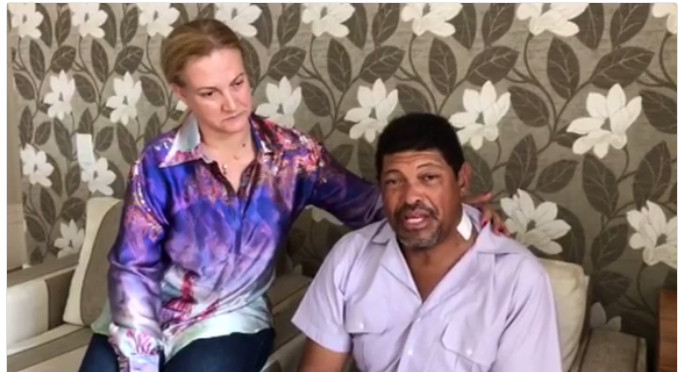 Apóstolo Valdemiro garante que camisa que usava em atentado está curando fiéis