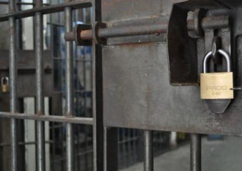 Foragido pede para ser preso e reclama da vida difícil fora da cadeia 