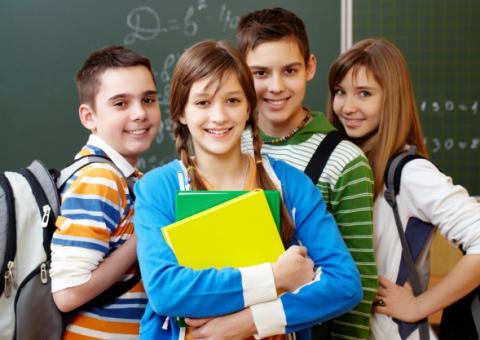 Campanha alerta pais e responsáveis sobre a contratação do transporte escolar