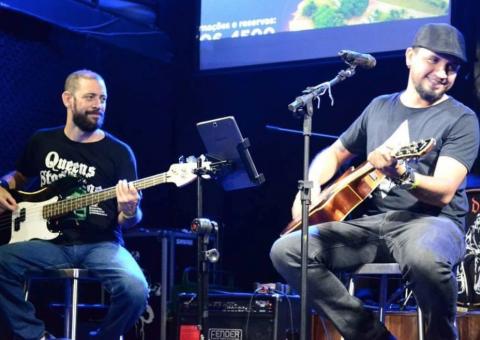 Porão do Alemão tem happy hour em dobro e quinta acústica 