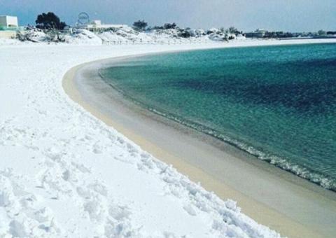   Neva dois dias seguidos em praia conforme profecia apocalíptica 