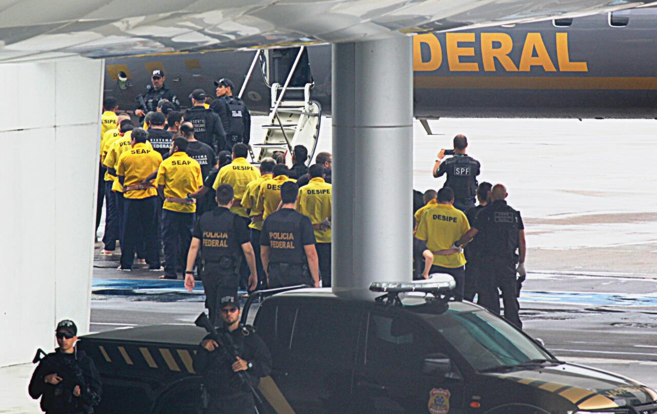 Cinco dos 17 detentos do Amazonas transferidos chegam a presídio de Mossoró 