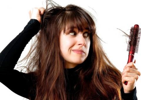 Com sabor semelhante ao do agrião, erva pode ajudar a combater queda de cabelo  