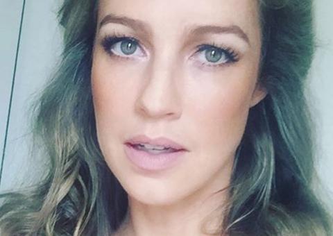 Pedro Scooby posta foto indiscreta de Luana Piovani e é criticado