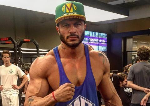   Kléber Bambam se gaba e revela que já pegou 54 modelos capas de Playboy