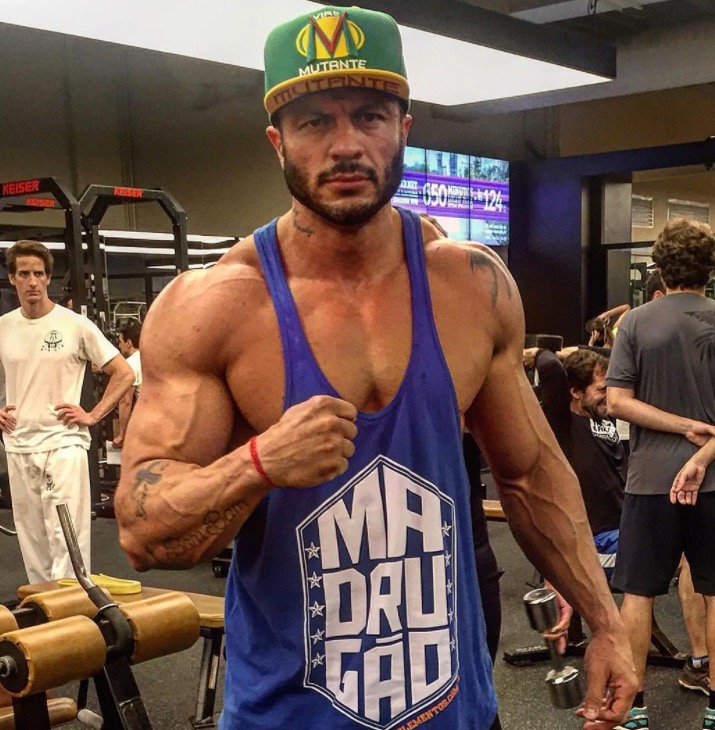   Kléber Bambam se gaba e revela que já pegou 54 modelos capas de Playboy