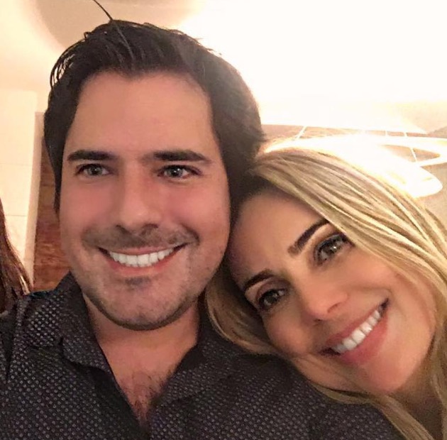  Rachel Sheherazade anuncia noivado um mês após assumir namoro com 'bonitão'