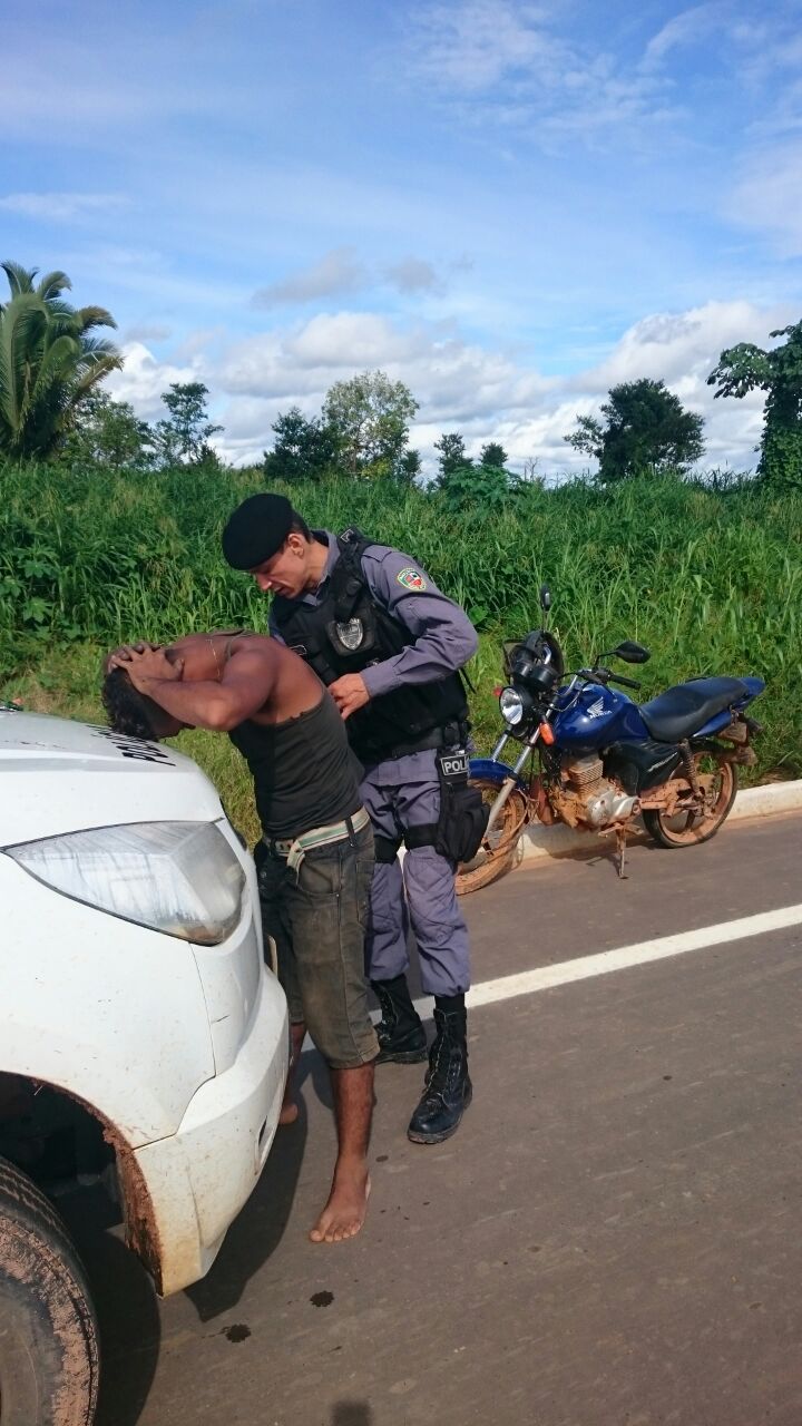 Homem furta moto do próprio cunhado e acaba preso ao tentar vender veículo