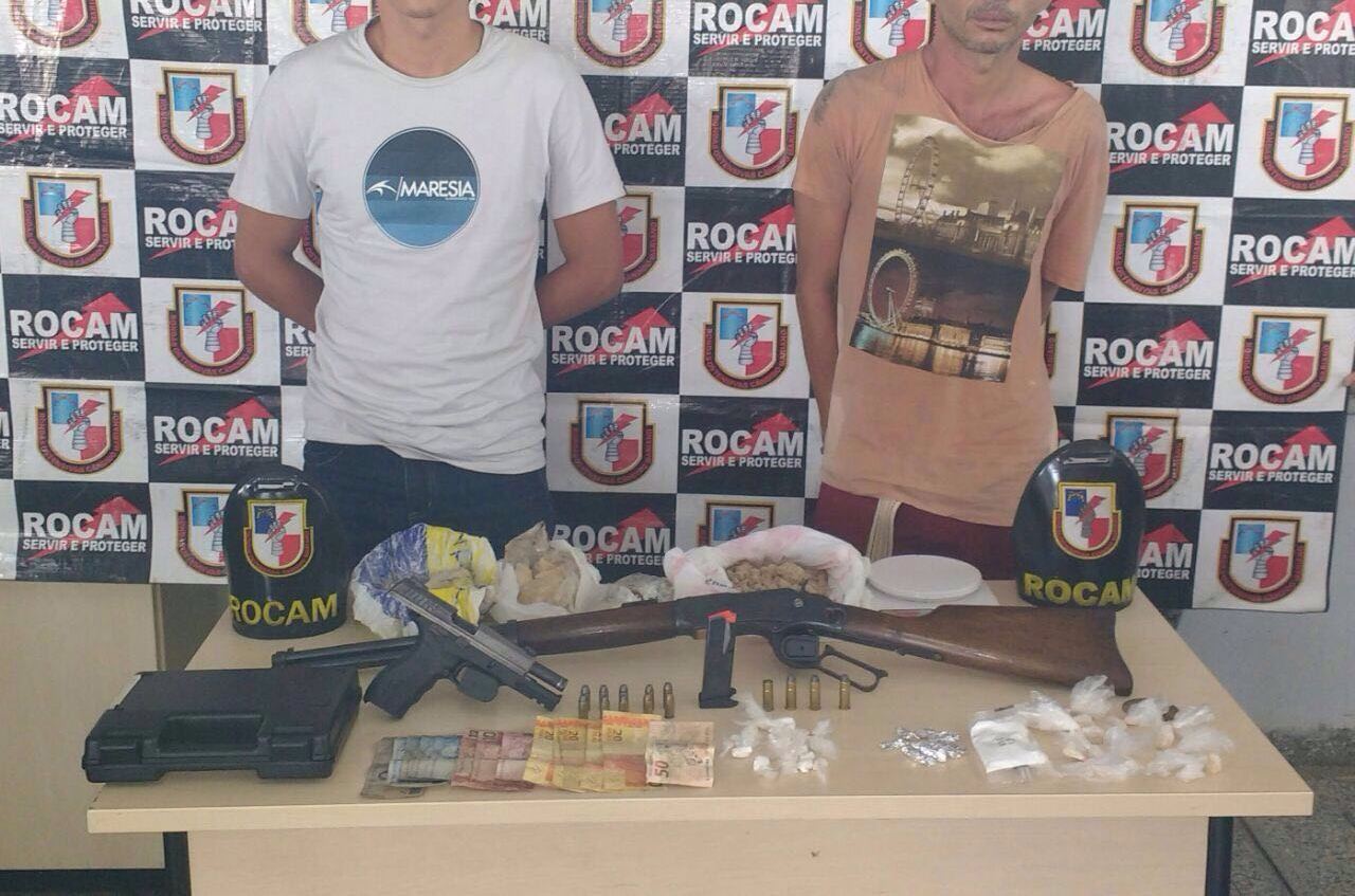 Homem é detido com arma de fogo e cagoeta outro que estava com as drogas em Manaus
