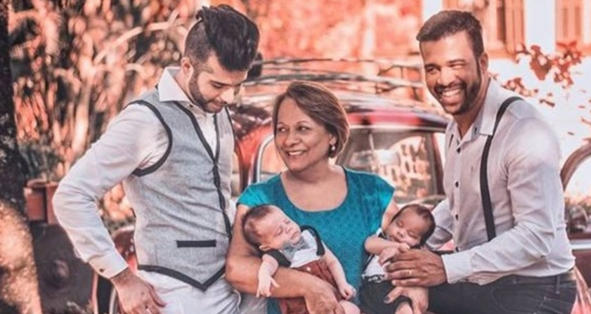 Mãe 'empresta' barriga para filho e marido dele terem gêmeos