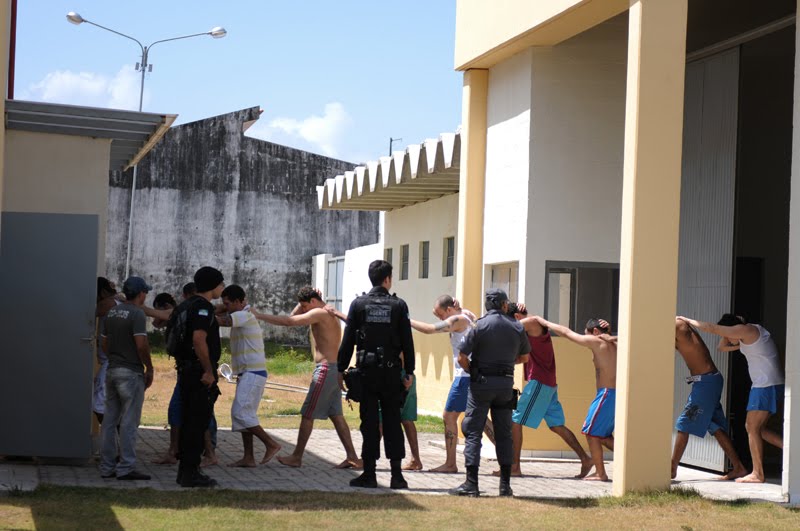 Rebelião termina com 10 mortos, 3 decapitados