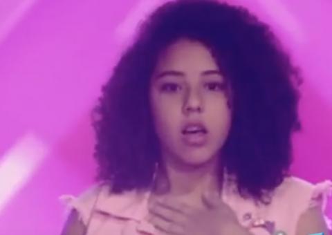 Candidata se engasga no 'The Voice Kids' e reação dos jurados surpreende 