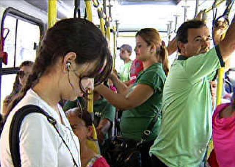Em Manaus, quem ouvir som alto no ônibus pode pagar multa de quase R$ 5 mil