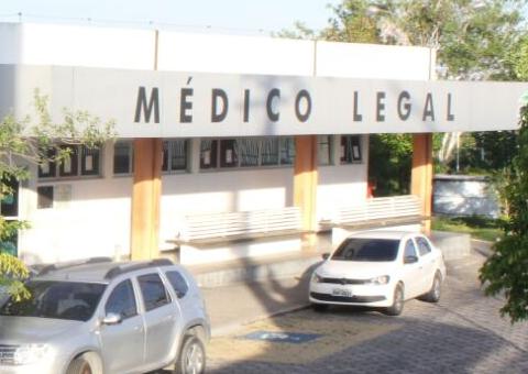 Homem morre após bater moto contra muro em Manaus 