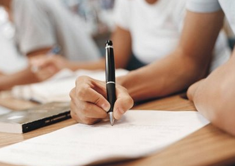 Prazo de entrega de documento do Bolsa Universidade encerra nesta sexta-feira 