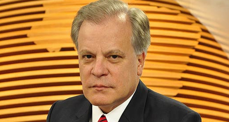 Apresentador bate  boca com internautas após ser chamado de marionete da Globo