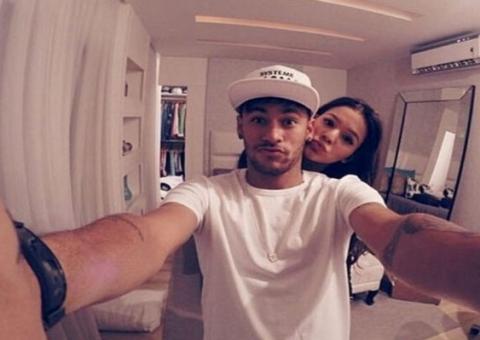 Neymar passa metade de mansão para Bruna Marquezine, diz jornalista