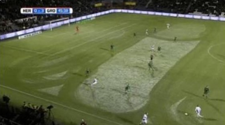 Funcionário não aceita derrota de seu time e desenha pênis gigante em campo