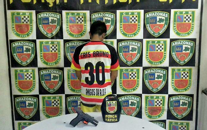 Adolescente é apreendido com arma de uso da Polícia Civil