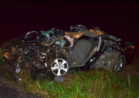 Acidente mata pai e quatro filhos e deixa carro irreconhecível