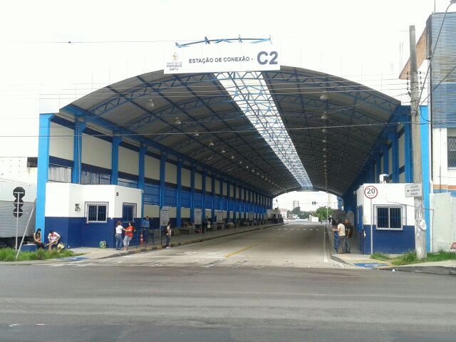 Greve de ônibus deixa terminais vazios e prejudica comerciantes em Manaus