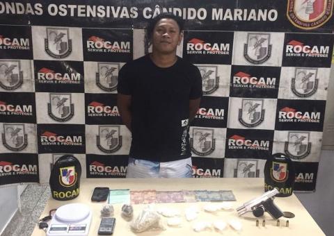 'Macaco' é preso com drogas e armas em Manaus