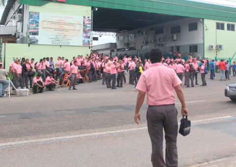Prefeito convoca Sinetram e Rodoviários para discutir fim da greve em Manaus