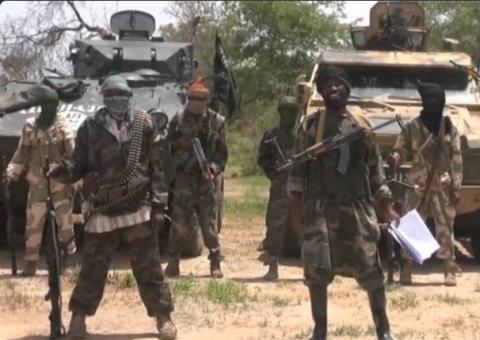  Força Aérea mata ao menos 100 refugiados por engano em bombardeio 