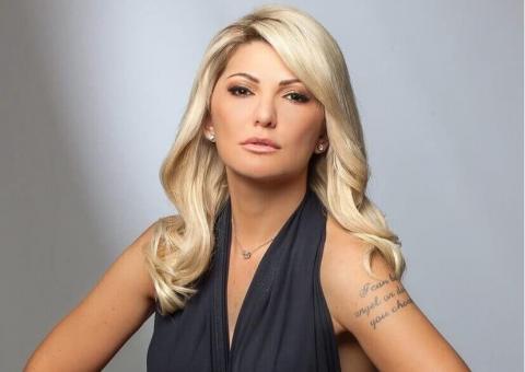 Antônia Fontenelle dá ‘corte’ em internauta que questiona fim de casamento