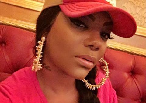 Apresentador chama Ludmilla de 'macaca' ao vivo; veja vídeo