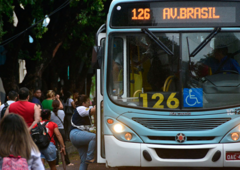 Ônibus retornam às ruas nesta quarta-feira