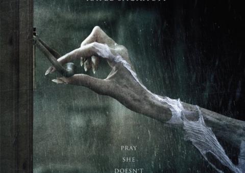 Bruxa demoníaca ataca no trailer do terror Don’t Knock Twice